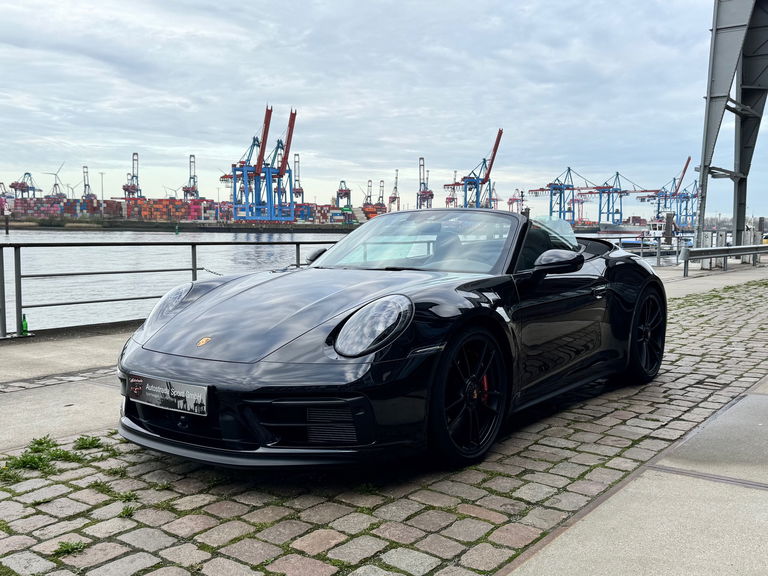 Porsche 992 Carrera 4 GTS