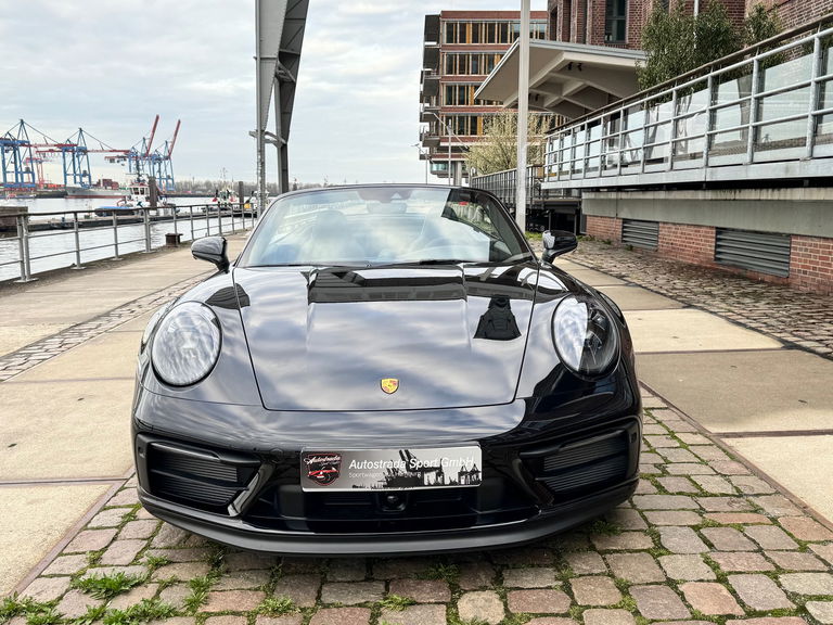Porsche 992 Carrera 4 GTS