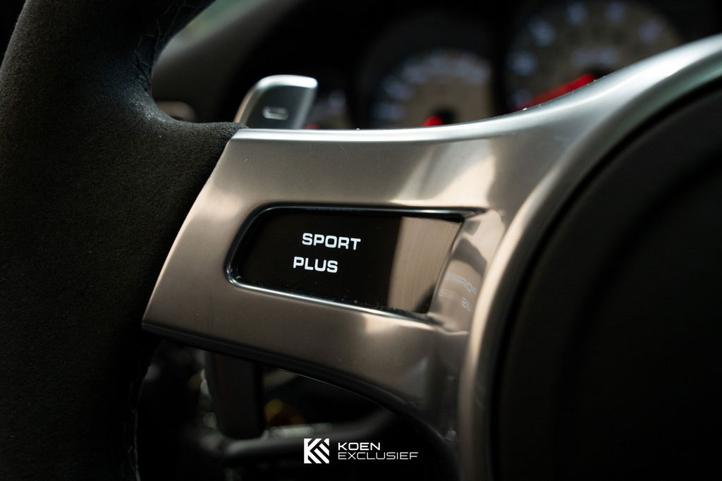 Porsche 991 Carrera GTS