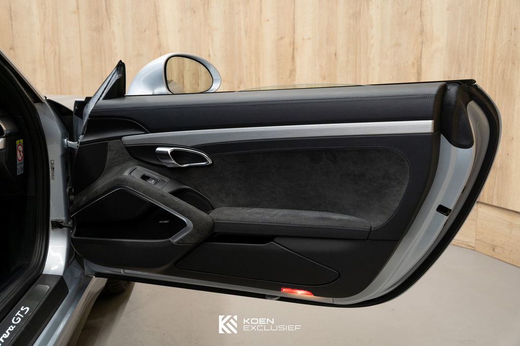 Porsche 991 Carrera GTS