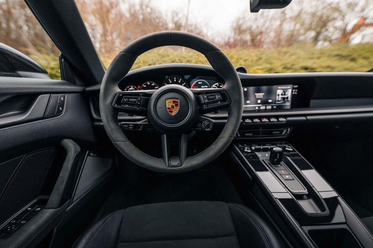 Porsche 992 Carrera GTS