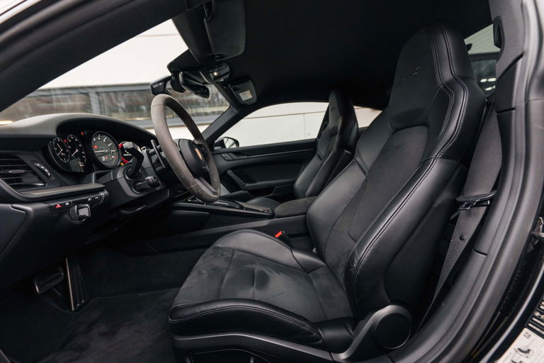 Porsche 992 Carrera GTS