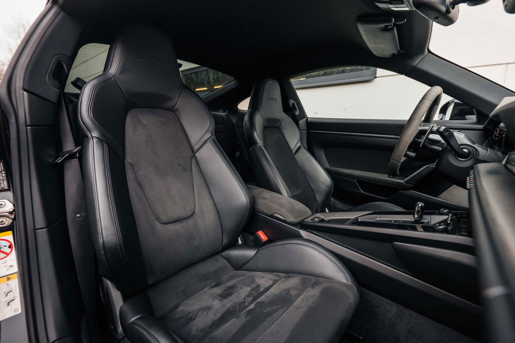 Porsche 992 Carrera GTS