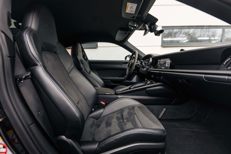 Porsche 992 Carrera GTS