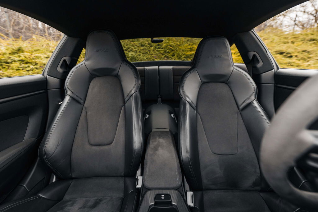 Porsche 992 Carrera GTS