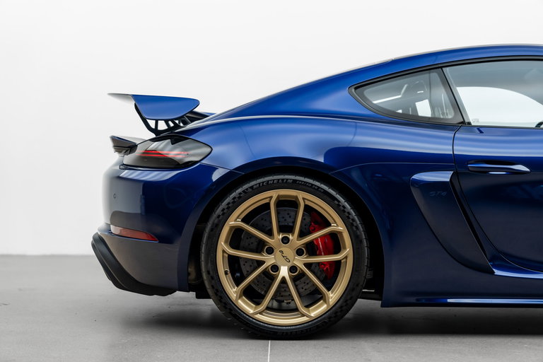 Porsche 718 Cayman GT4