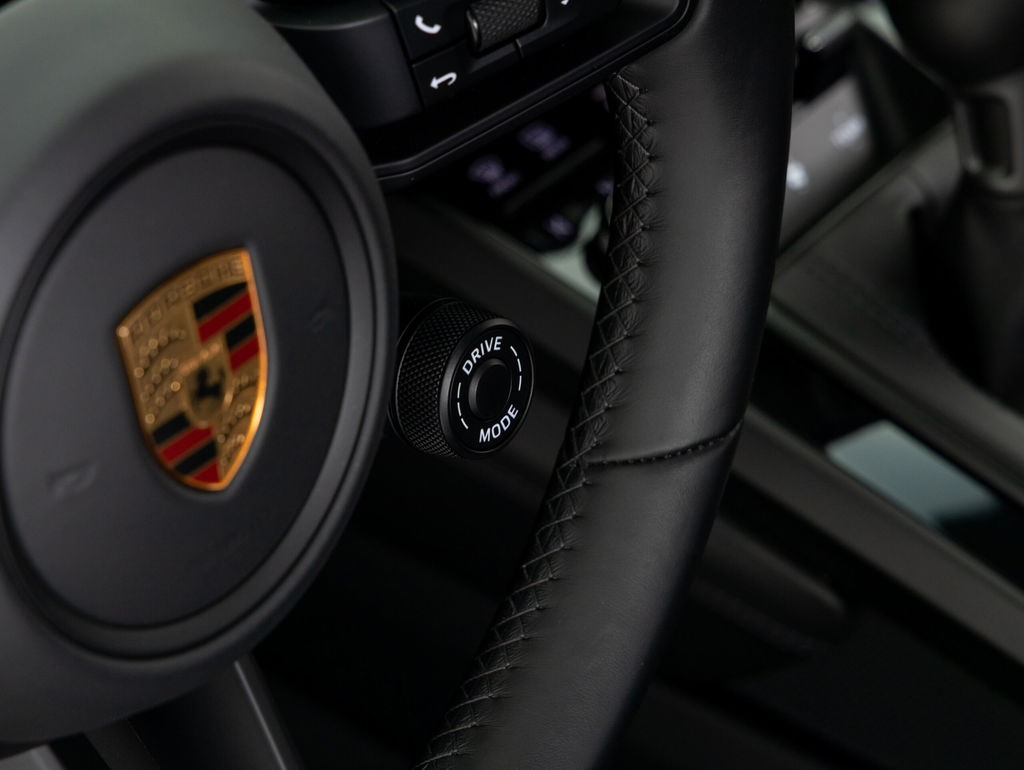 Porsche 992 GT3 Touring