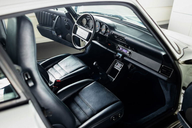 Porsche 911 Carrera 3.2