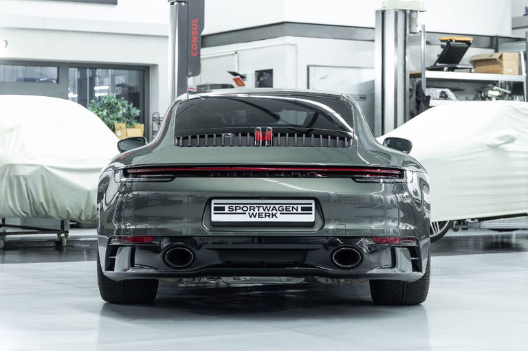 Porsche 992 Carrera 4S