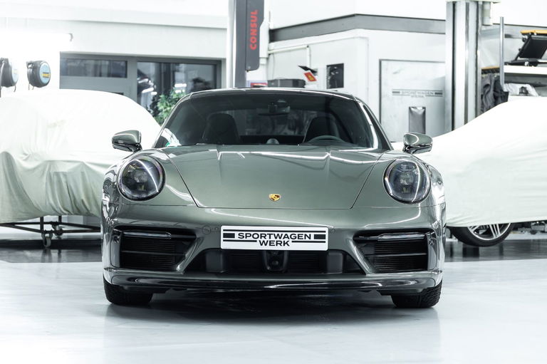 Porsche 992 Carrera 4S