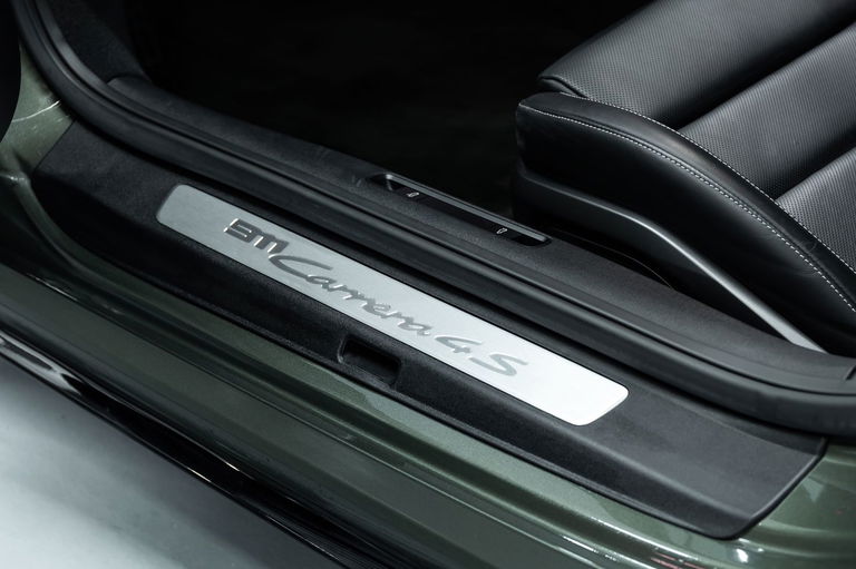 Porsche 992 Carrera 4S