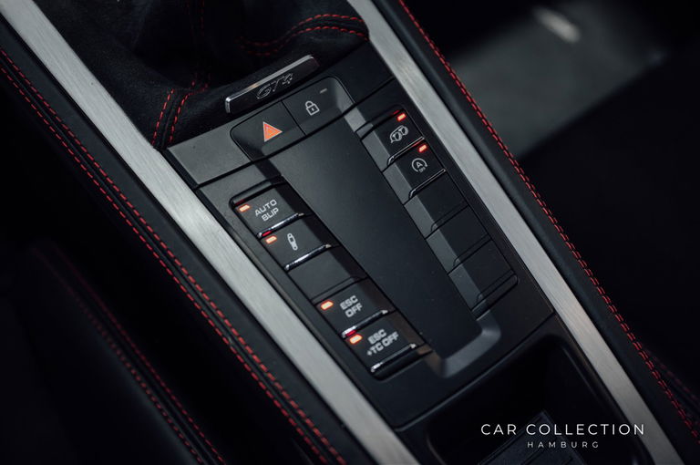 Porsche 718 Cayman GT4