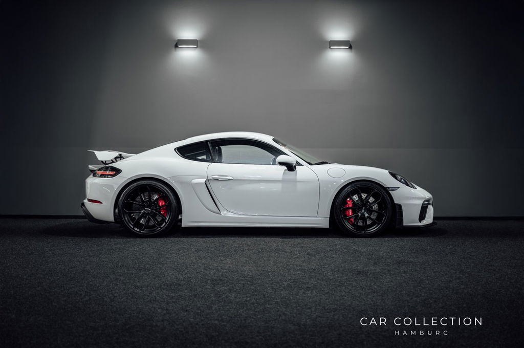 Porsche 718 Cayman GT4