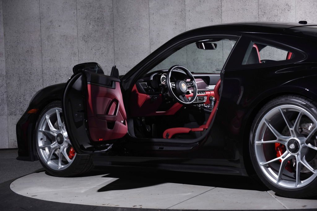 Porsche 992 GT3 Touring