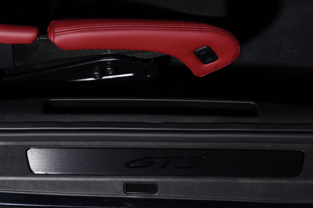 Porsche 992 GT3 Touring