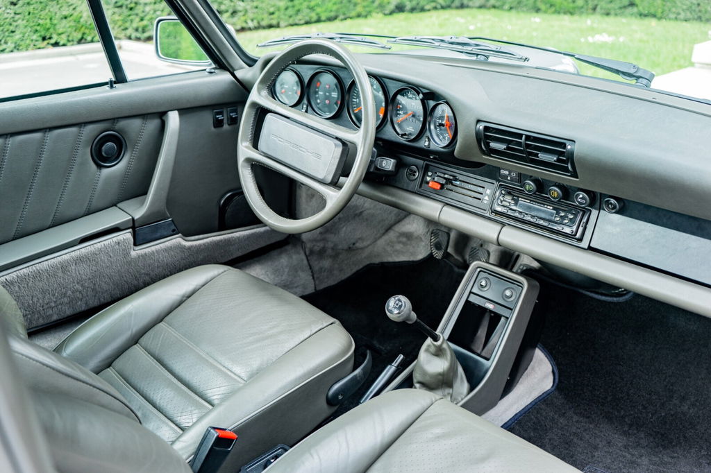 Porsche 911 Carrera 3.2