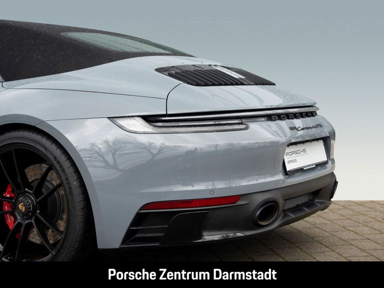 Porsche 992 Carrera 4 GTS
