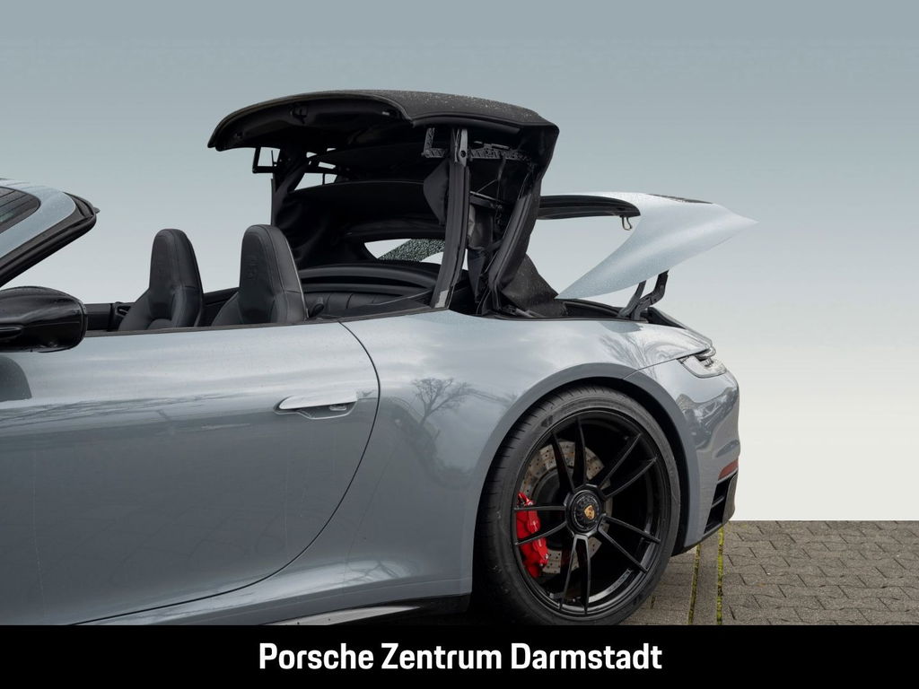 Porsche 992 Carrera 4 GTS