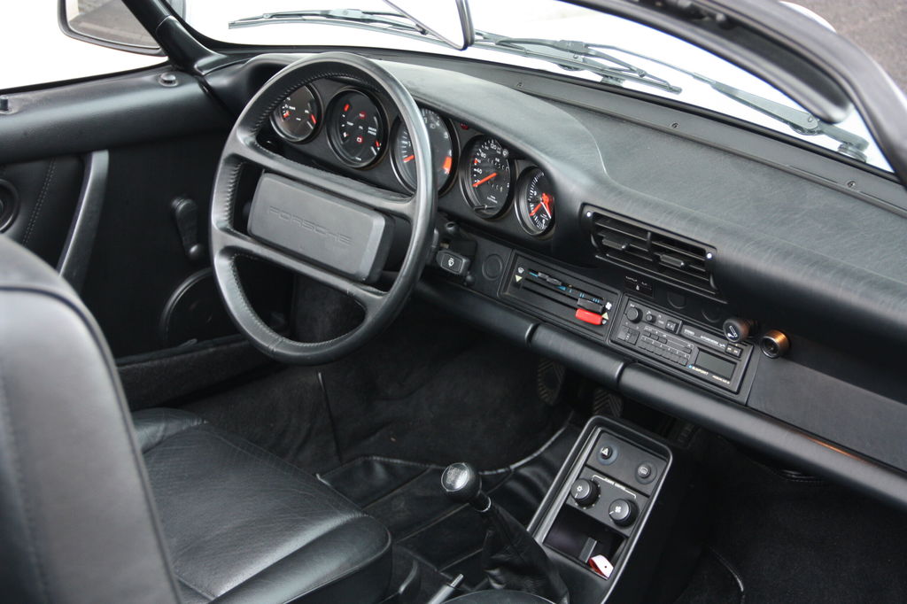 Porsche 911 Carrera 3.2 Speedster