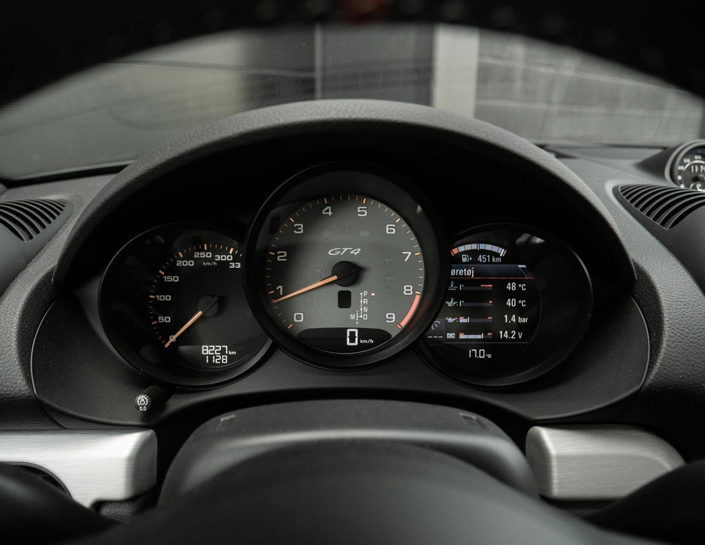 Porsche 718 Cayman GT4