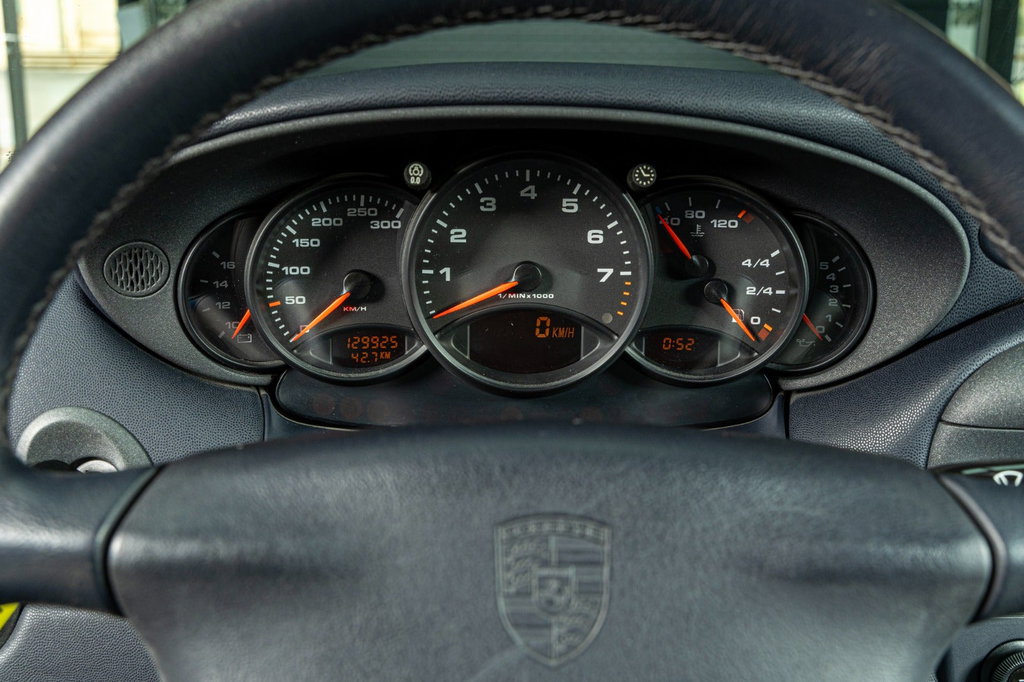 Porsche 996 Carrera 4