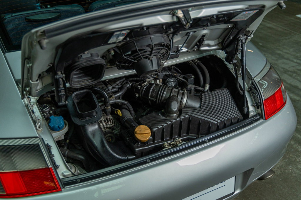 Porsche 996 Carrera 4
