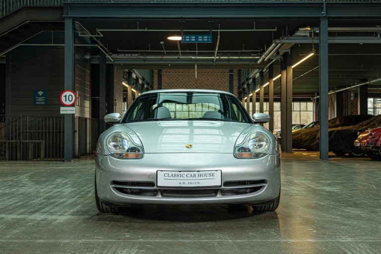Porsche 996 Carrera 4