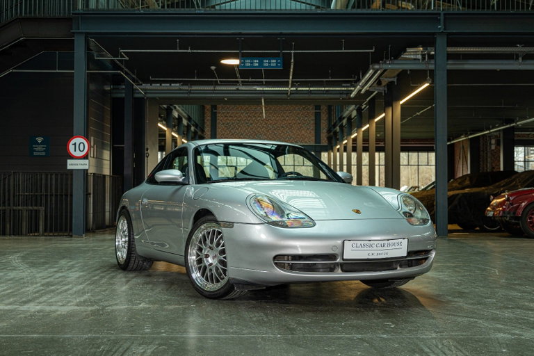 Porsche 996 Carrera 4