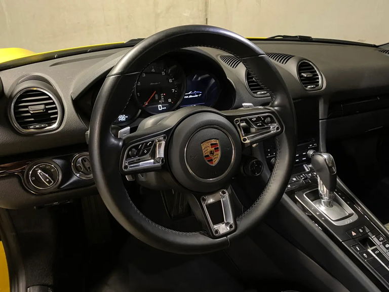 Porsche 718 Boxster T