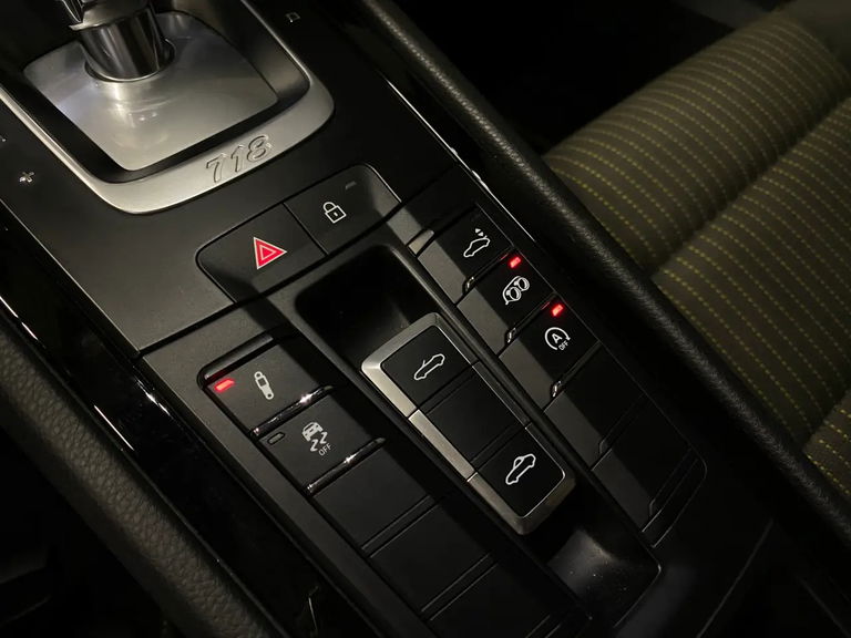 Porsche 718 Boxster T