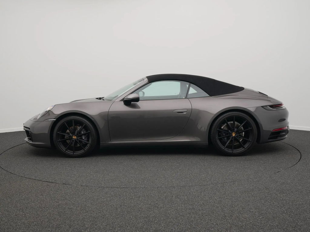 Porsche 992 Carrera