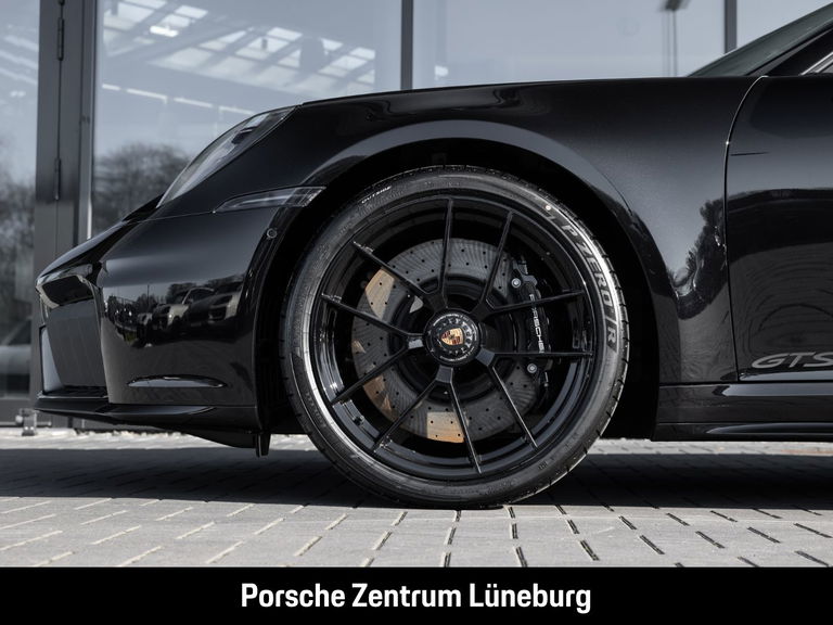 Porsche 992.2 Carrera GTS