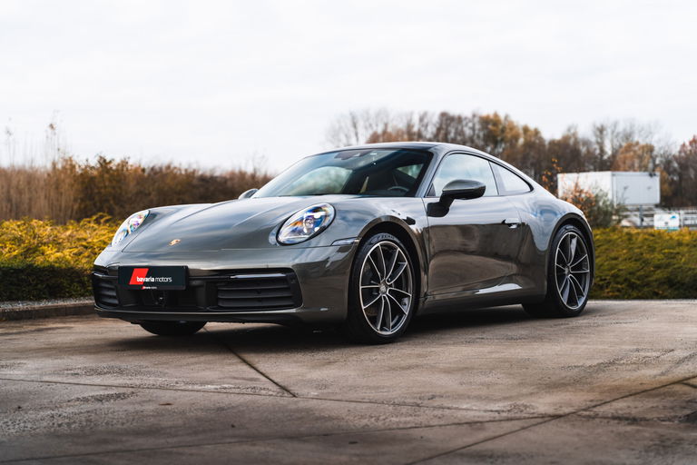 Porsche 992 Carrera