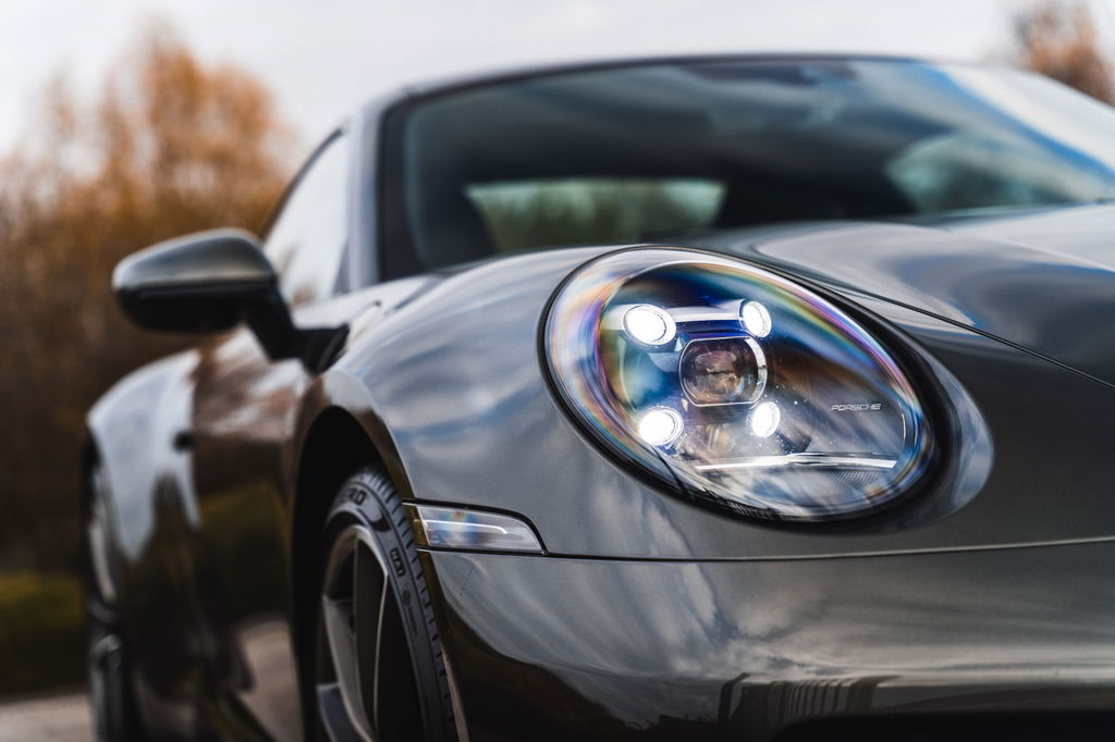 Porsche 992 Carrera