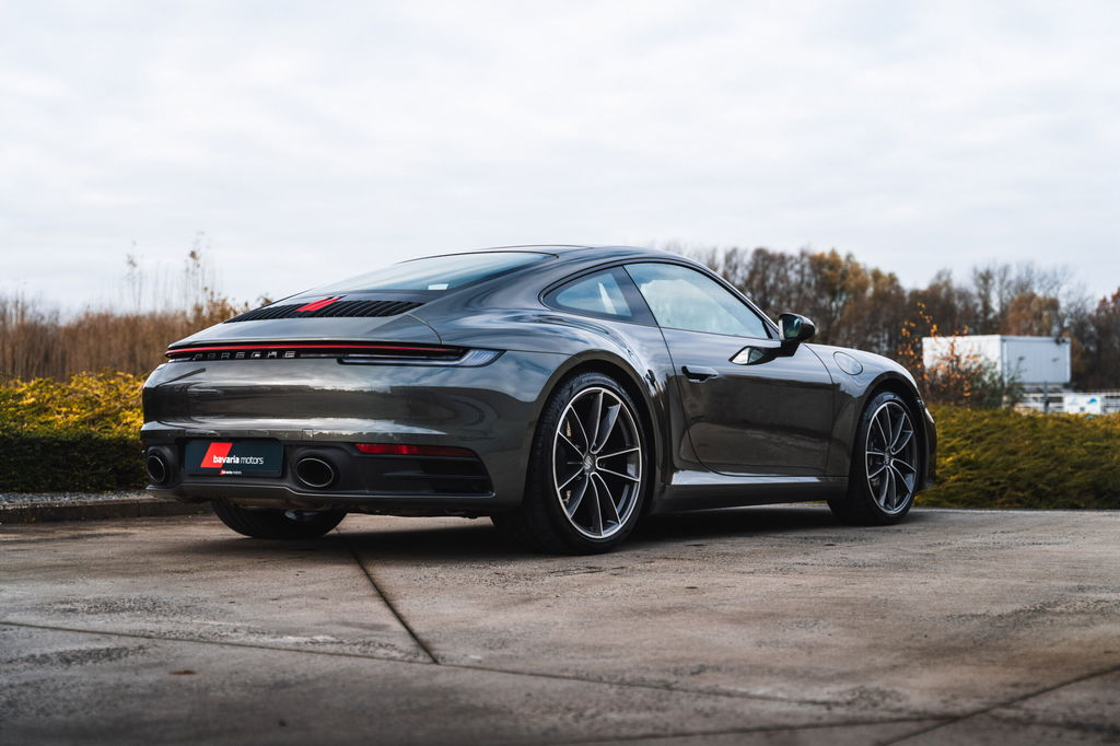 Porsche 992 Carrera