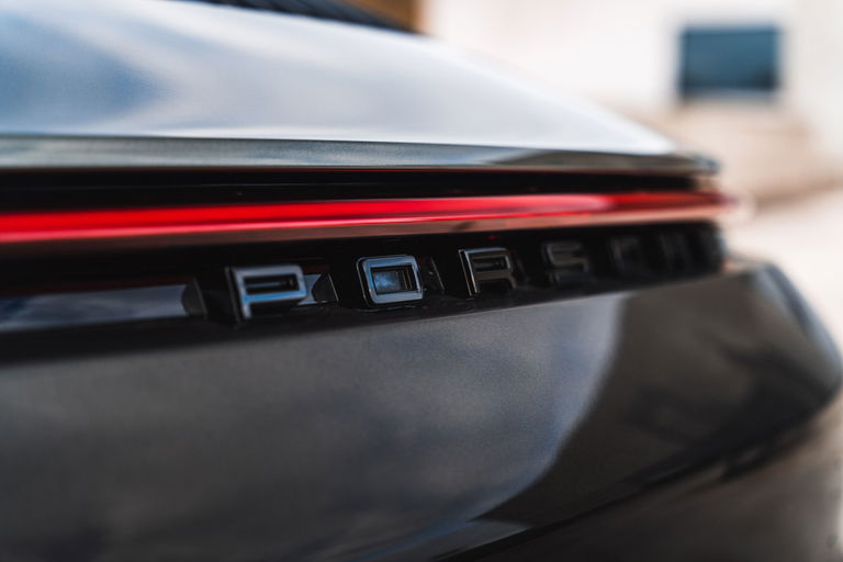 Porsche 992 Carrera