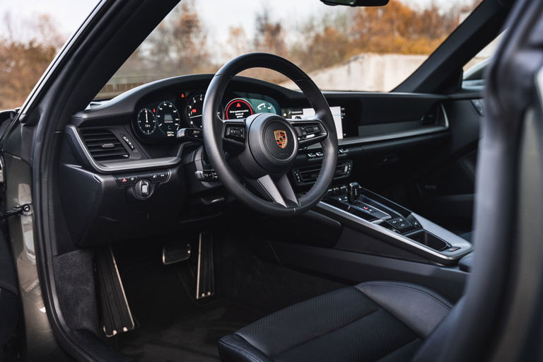 Porsche 992 Carrera
