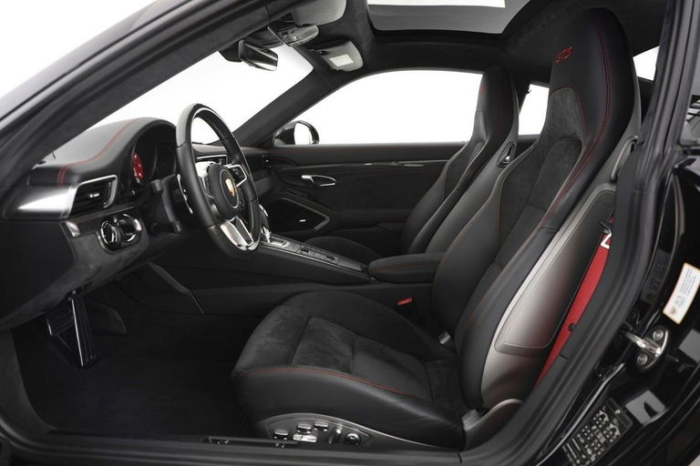 Porsche 991.2 Carrera GTS