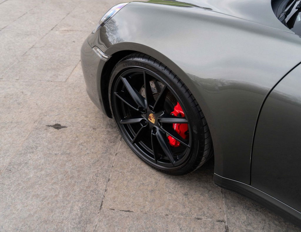 Porsche 992 Carrera 4S
