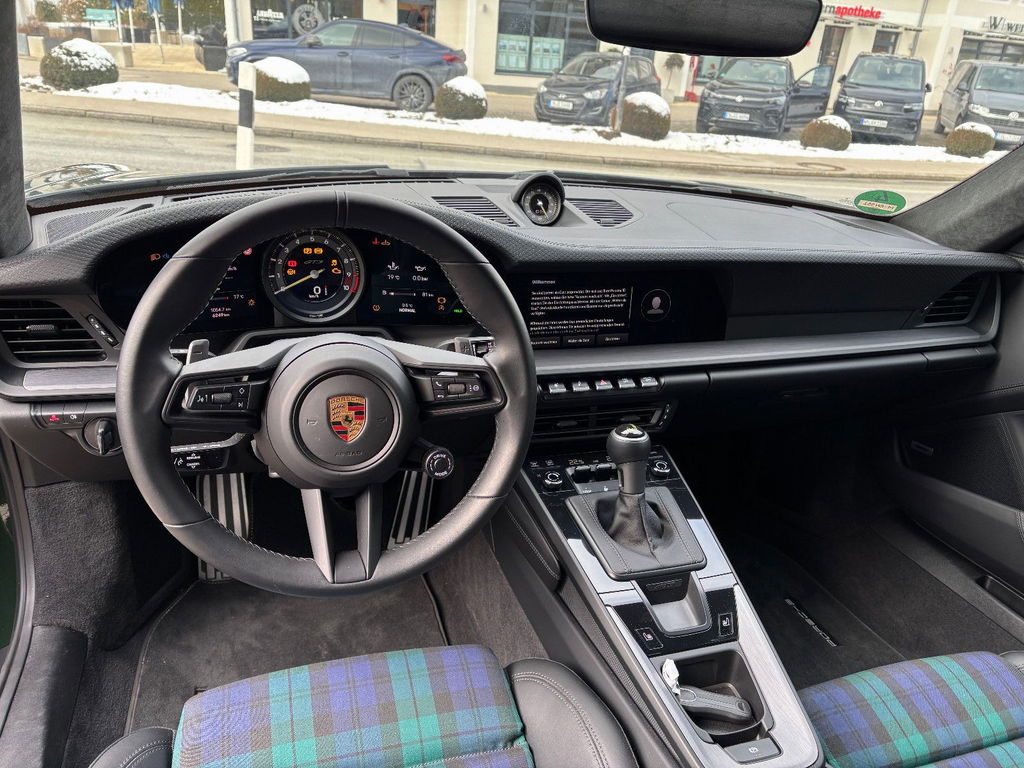 Porsche 992 GT3 Touring