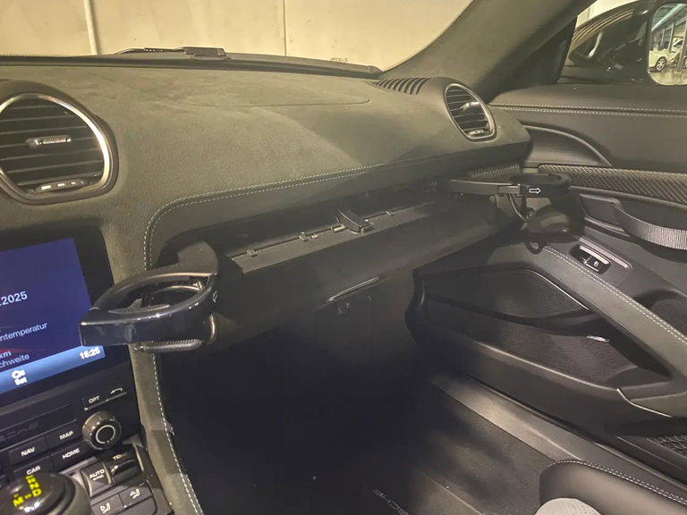 Porsche 718 Spyder RS