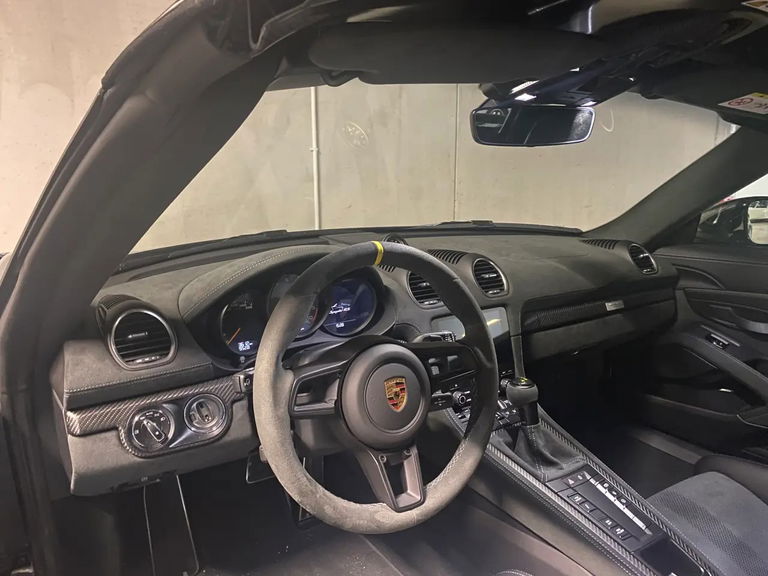 Porsche 718 Spyder RS