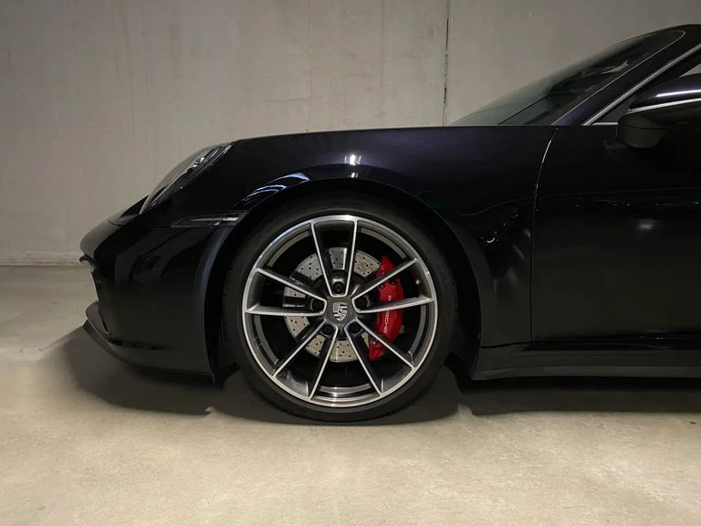 Porsche 992 Carrera 4S