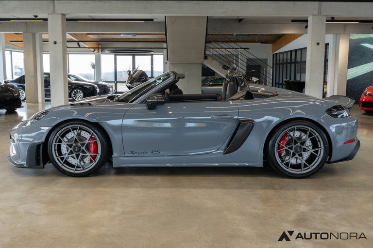 Porsche 718 Spyder RS