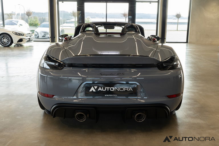 Porsche 718 Spyder RS