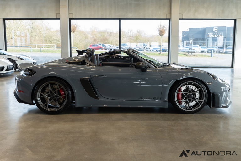 Porsche 718 Spyder RS
