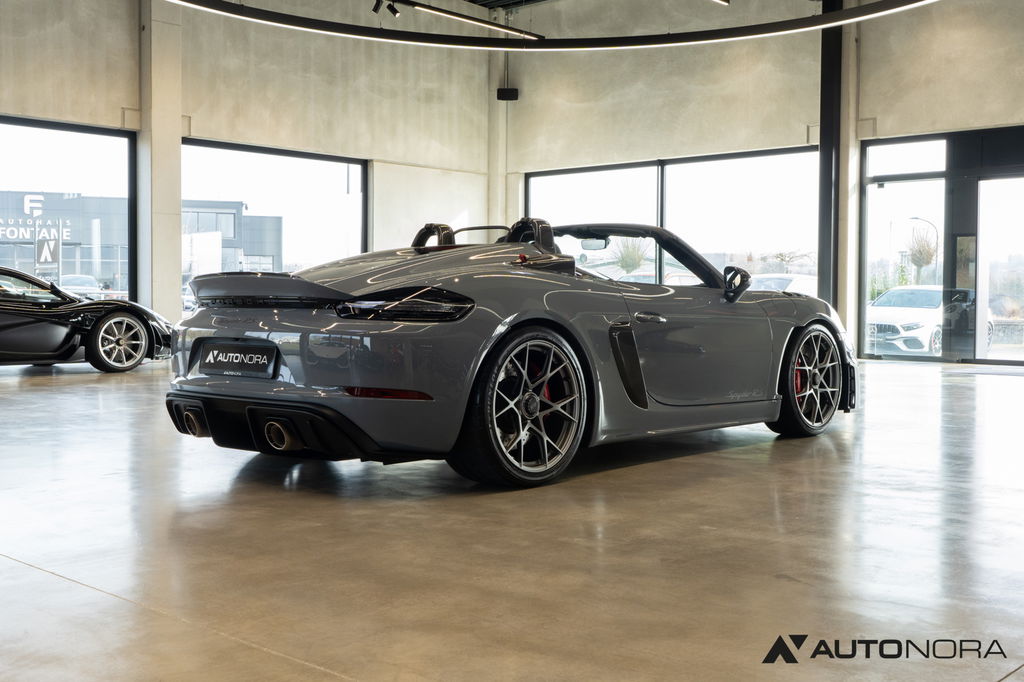Porsche 718 Spyder RS