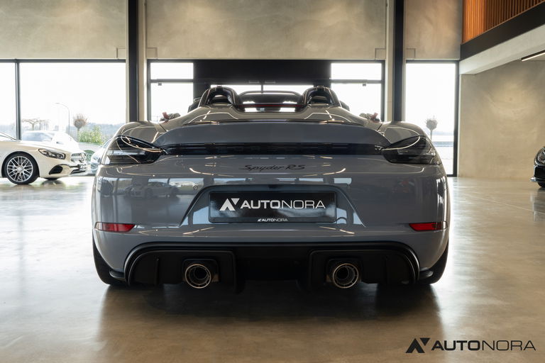Porsche 718 Spyder RS