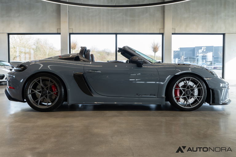 Porsche 718 Spyder RS