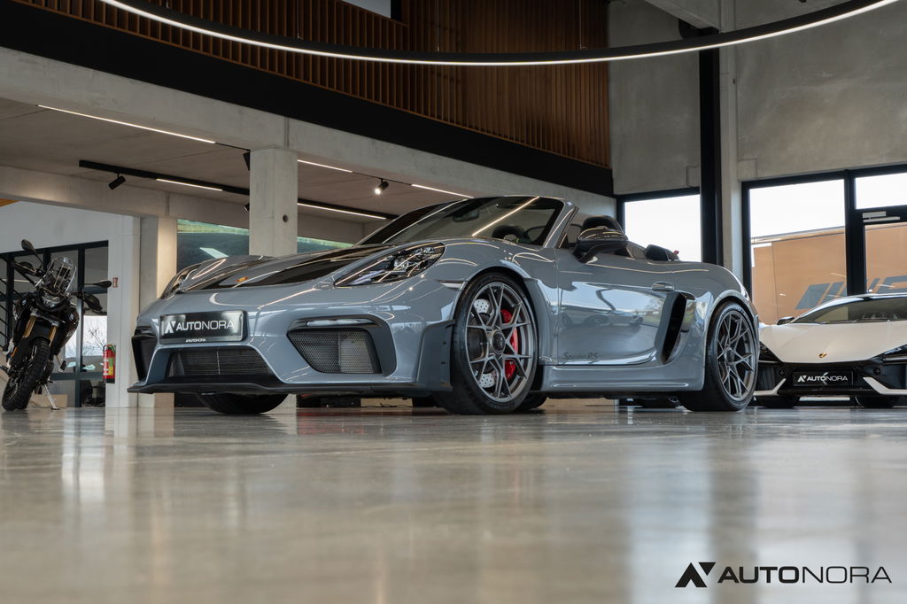 Porsche 718 Spyder RS